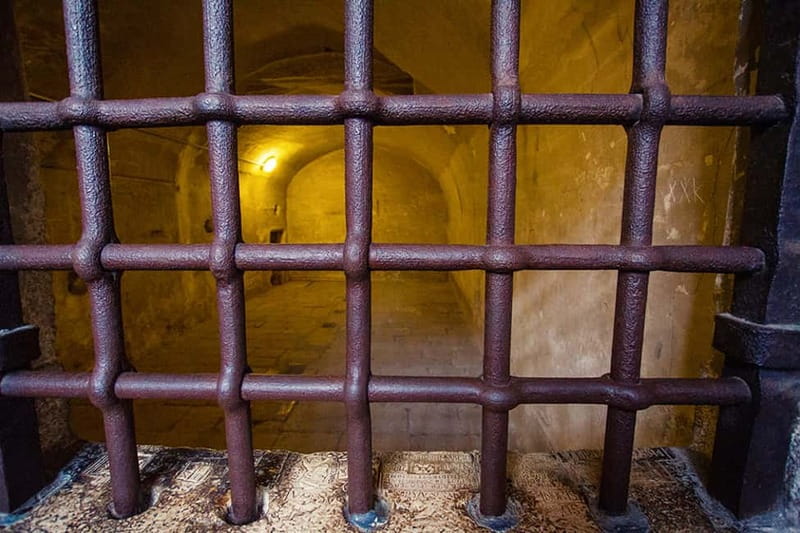 Venice: Doges Palace, Prison, and Secret Passageways Tour - Secret routes, records and the work of government
