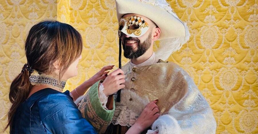 Venice: Dress-Up Experience - A guided photo session, then time for your own pictures