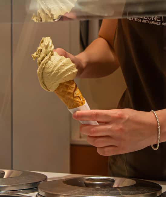 Venice: Food Tasting Tour with Cicchetti and Wine - Three districts, not just a tasting counter