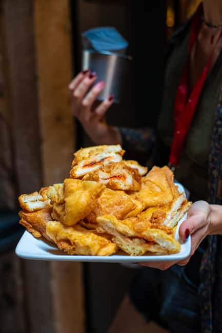 Venice: Food Tasting Tour with Cicchetti and Wine - What cicchetti tell you about Venetian life