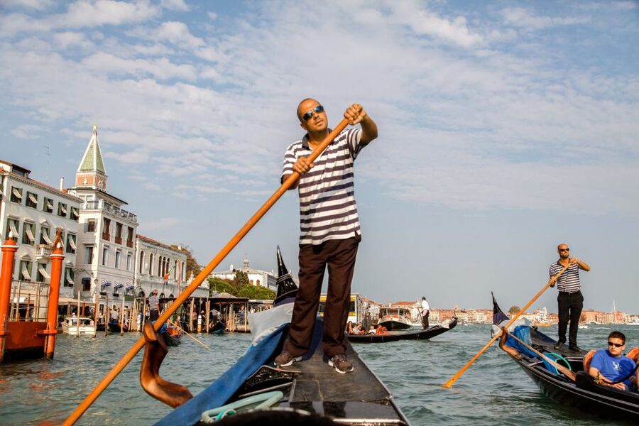 Venice: Gondola Ride with Live Guide or Audio Guide - Shared gondolas, solo bookings, and groups