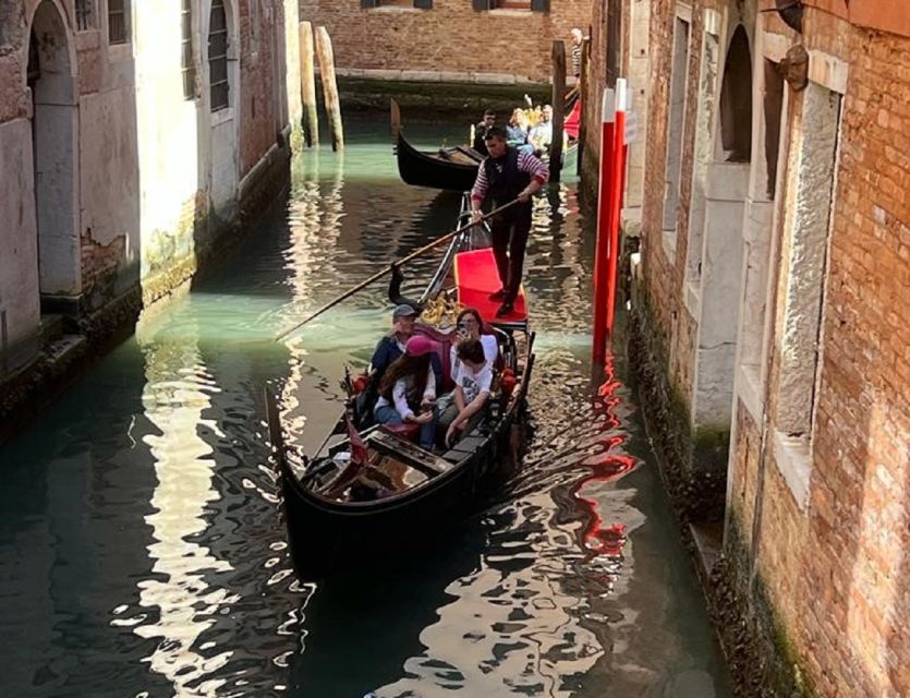 Venice: Grand Canal by Gondola with Live Commentary - FAQ