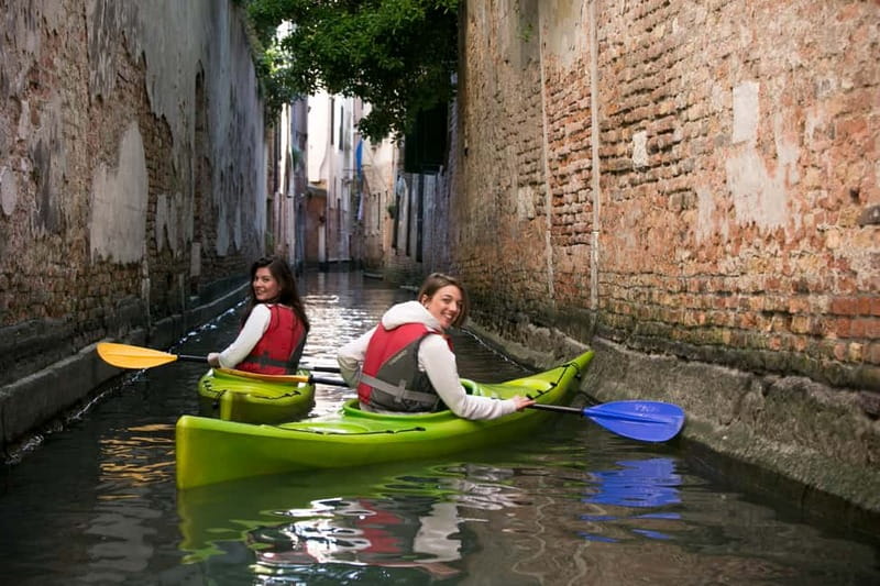 Venice: Guided Canal Kayak Tour at Day, Night, or Sunset - The lagoon and the return