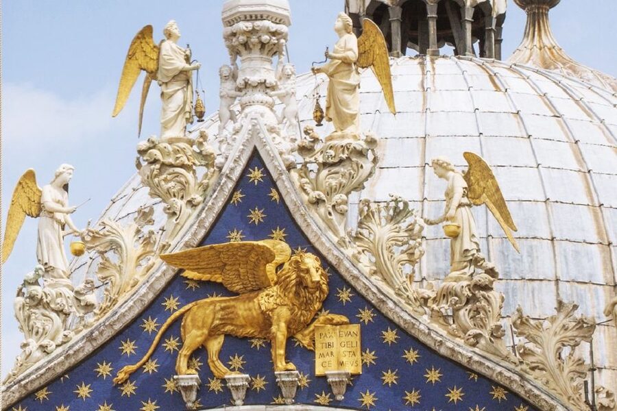 Venice: Guided Golden Basilica Tour - The first-floor visit and its golden mosaics