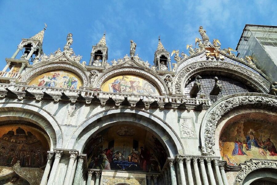 Venice: Guided Golden Basilica Tour - Choosing the museum terrace or the Pala d’Oro