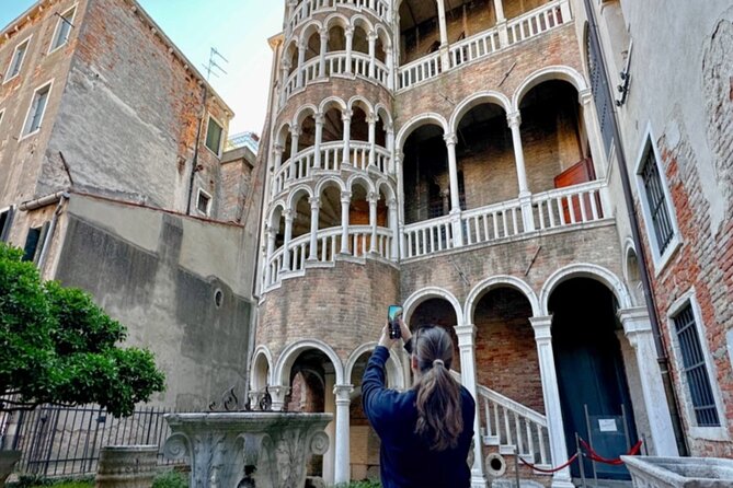 Venice in A Day: St Mark's Basilica, Doge's Palace & Gondola Ride - A gondola ride, then time to eat