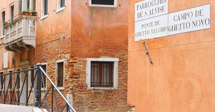 Venice: Jewish Ghetto Walking Tour with Synagogue Visits - Going inside the Spanish and Levantine Synagogues