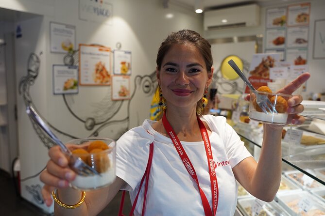 Venice Like a Local: Food, Wine & Spritz Tour with Traghetto Ride - The traghetto: a brief crossing with a local feel