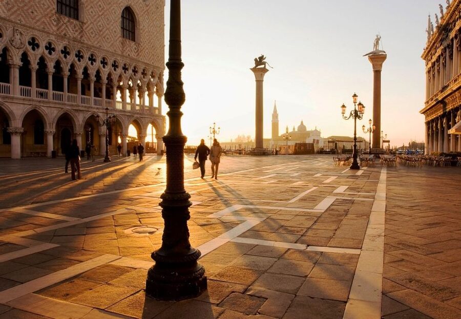 Venice, Murano, and Burano Excursion from Jesolo - Venice: landmarks on a short clock