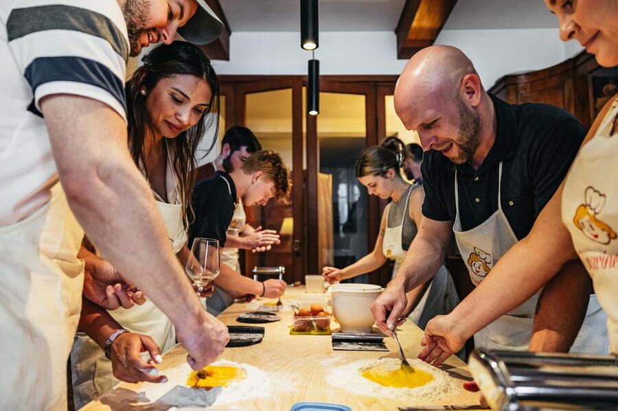 Venice: Pasta and Tiramisu Cooking Class at a Local's Home - Timing, group size, and dietary requests