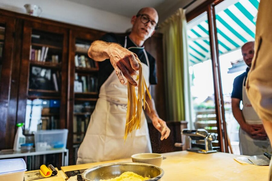 Venice: Pasta and Tiramisu Cooking Class at a Local's Home - Should you book the Venice pasta class?