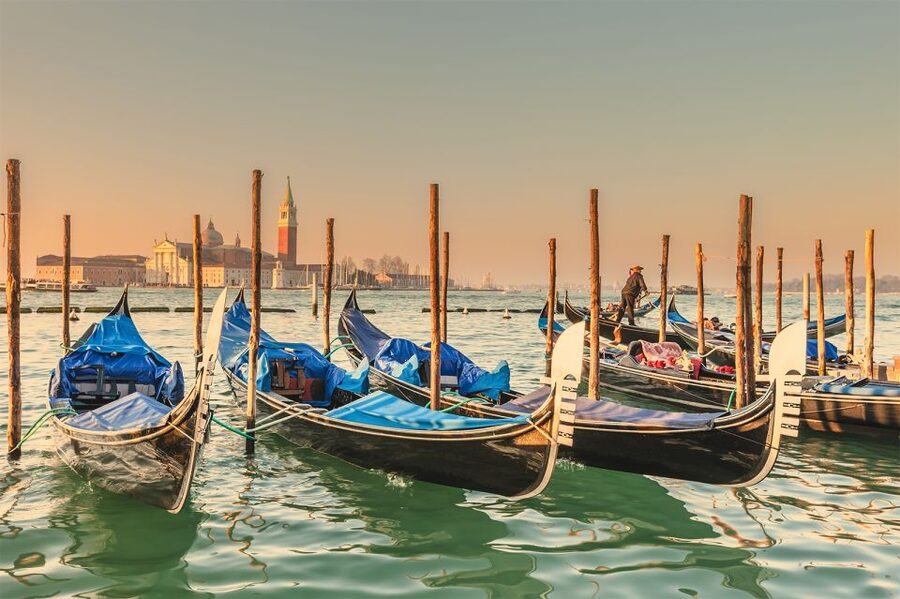 Venice: Private Gondola Cruise for up to 5 Passengers - FAQ