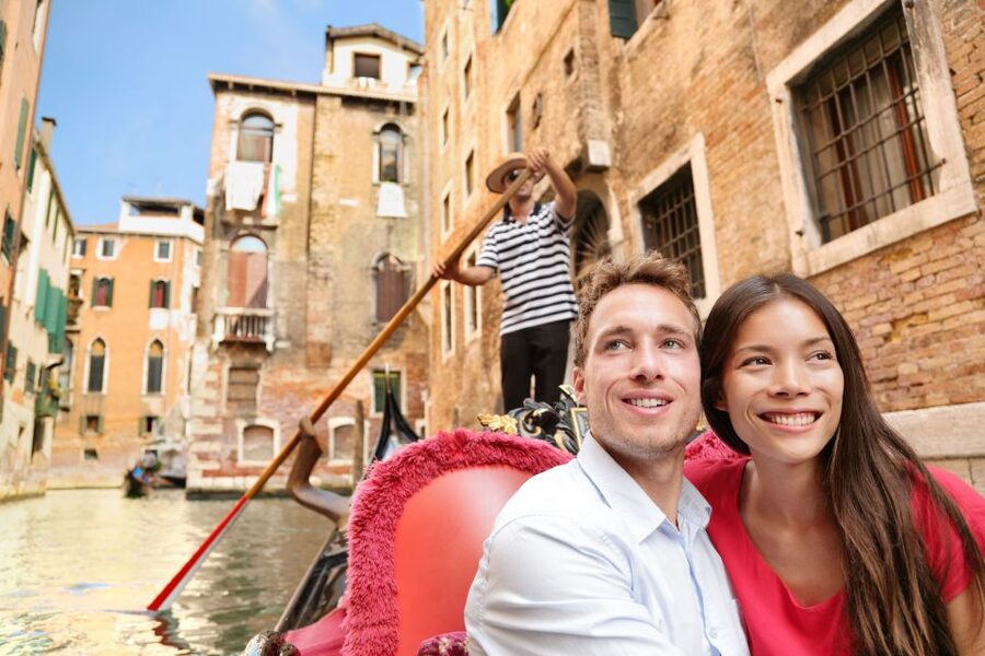 Venice: Private Gondola Ride - Punta della Dogana and Santa Maria della Salute from the water