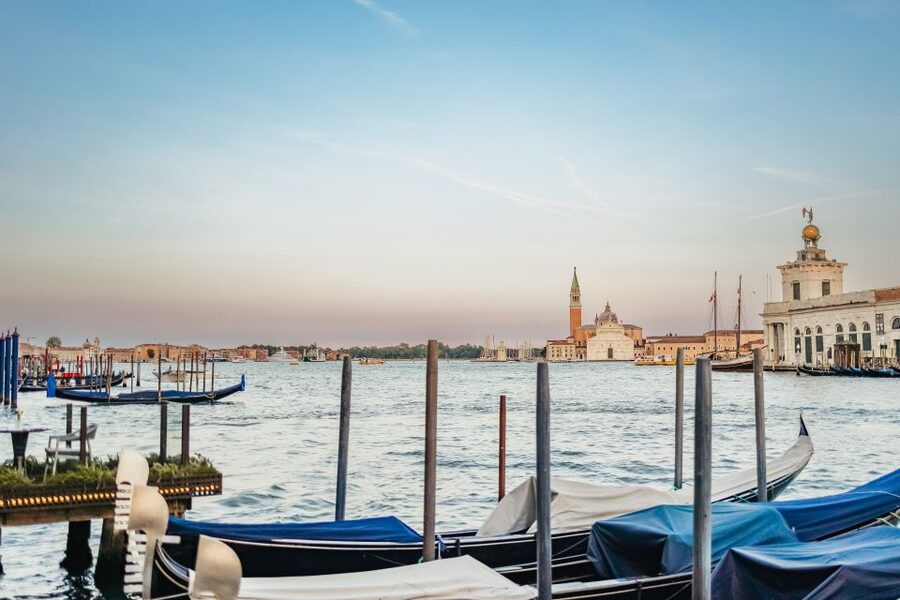 Venice: Private Tour with a Local Guide - Food advice, shopping, and useful local pointers