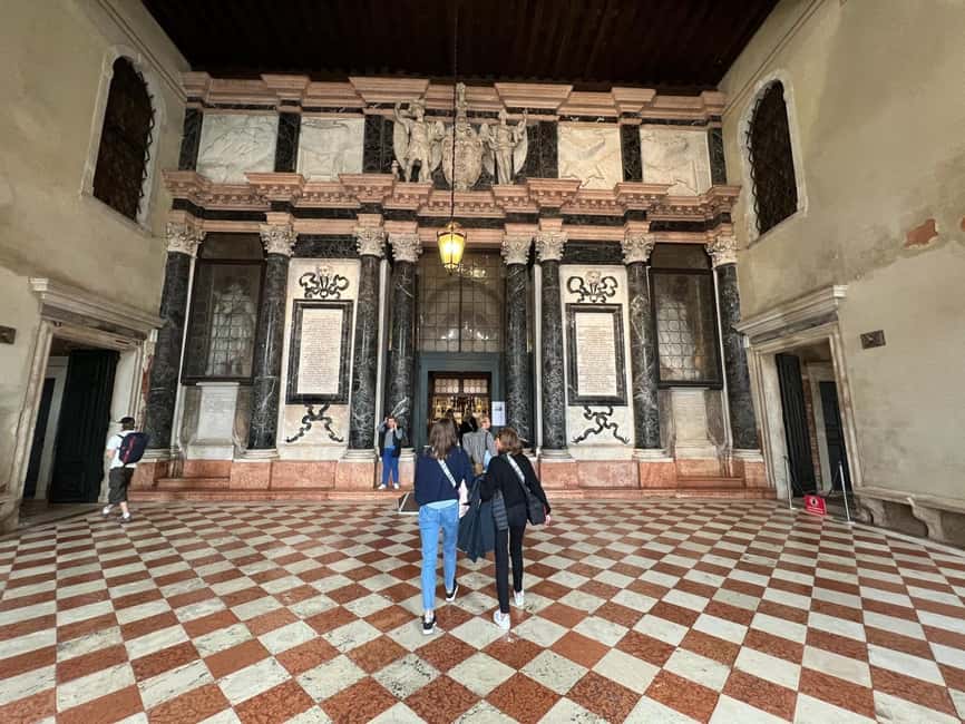Venice: Private Tour with a Local Guide - Starting at your own door