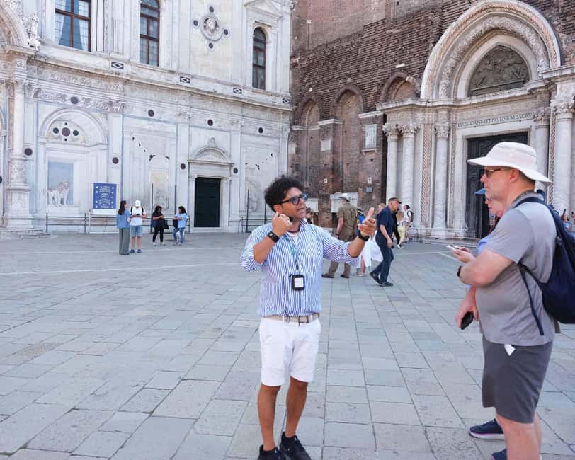 Venice: Rialto Bridge & Offbeat Unusual Venice Walking Tour - Casanova, Bovolo and Landmarks Along the Way