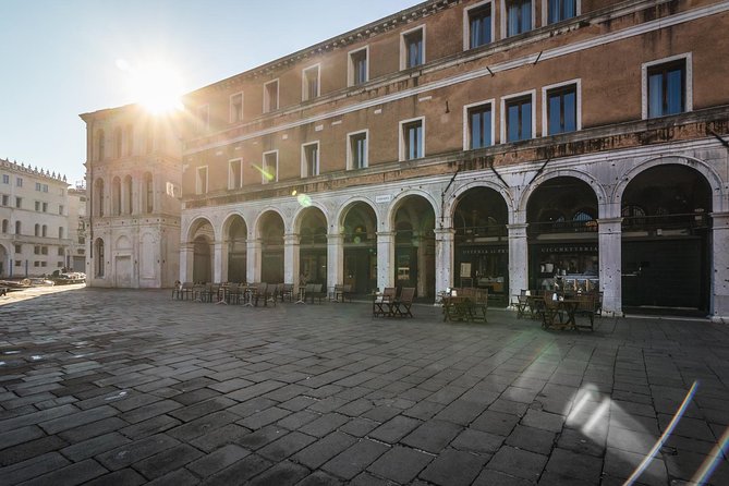 Venice: San Marco to Rialto Walking Tour & Spritz Like a Local - Getting ready for a smooth walk