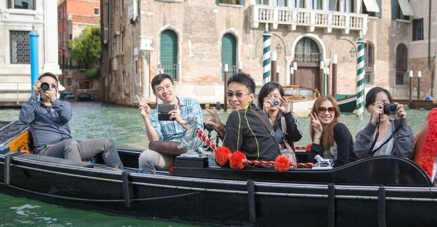 Venice: Shared Gondola Ride - At a glance
