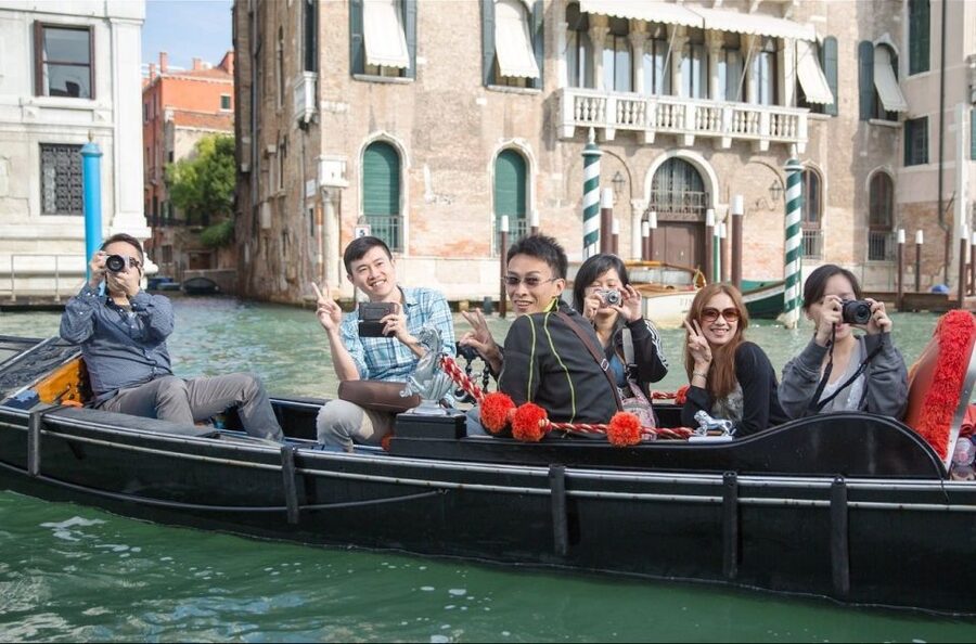 Venice: Shared Gondola Ride - What the half hour feels like