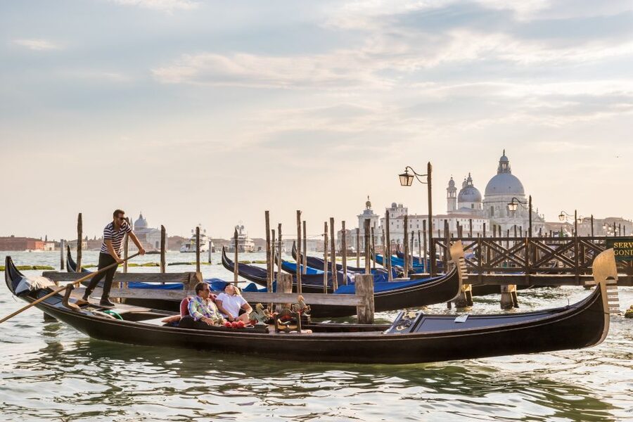 Venice: Shared Gondola Ride Across the Grand Canal - Should you book?
