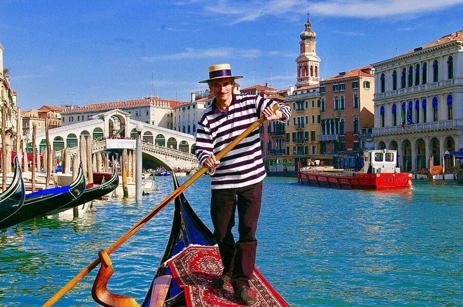 Venice: Shared Gondola Ride through the Lagoon City - Timing, weather and a few useful cautions