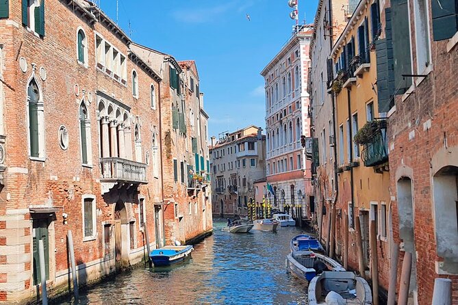 Venice Sightseeing Small Group Walking Tour with a Local Guide - Pace, comfort, and who should book