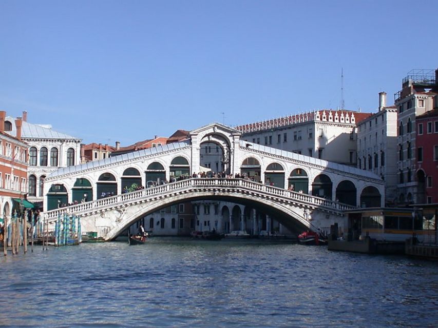 Venice: Sightseeing Tour with a Local expert - A two-hour walk that puts Venice in context