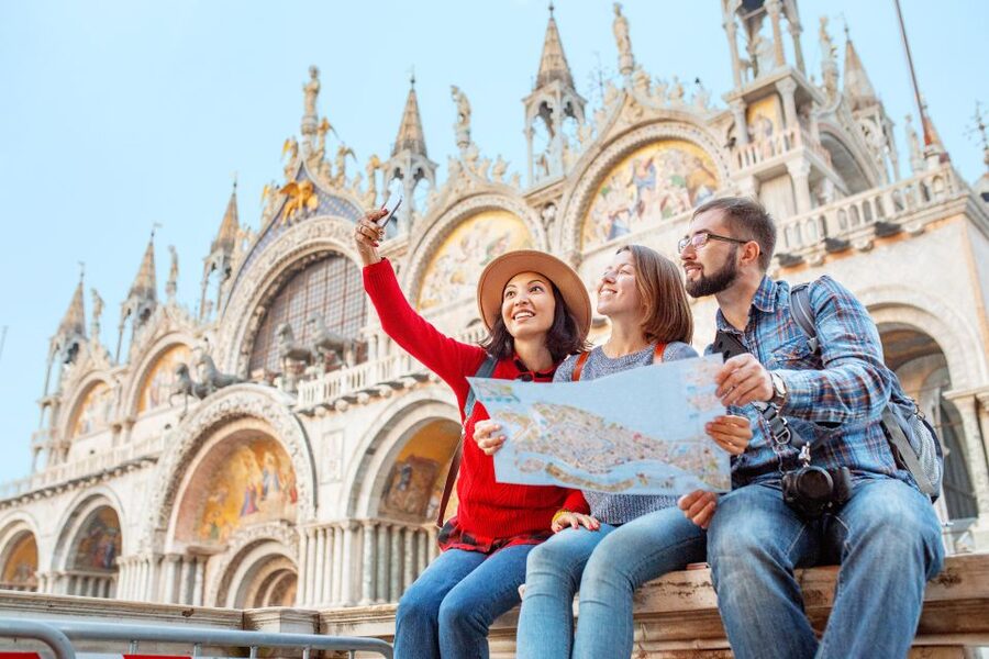 Venice: Skip-the-Line Doge’s Palace & Basilica Walking Tour - Cross the Bridge of Sighs to the prison side