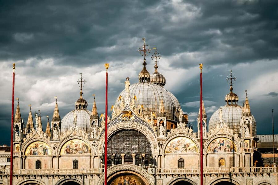 Venice: Skip-the-line St. Mark's Basilica Entry & Audioguide - Choosing the ticket: basilica only, terrace, or guide