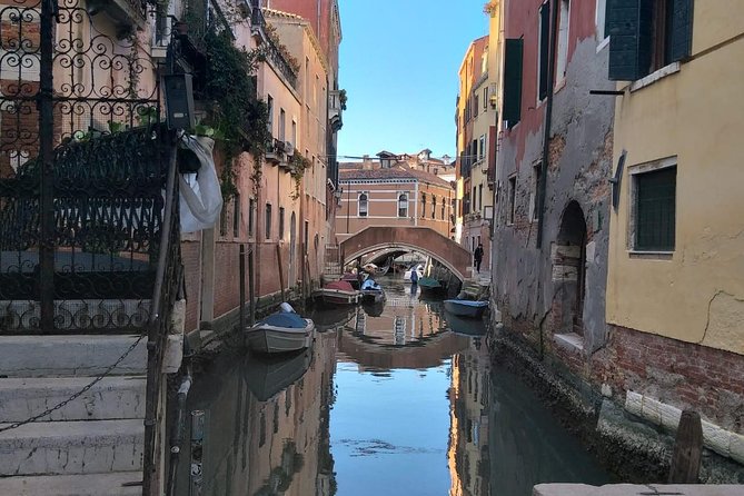 Venice Small Group Walking Tour of Most-Famous Sites &Attractions - A two-hour walk that helps Venice make sense