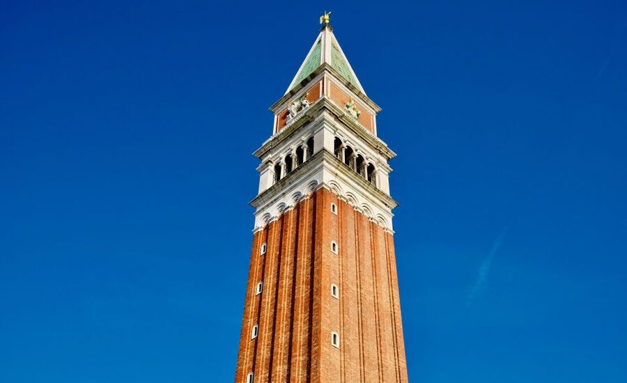 Venice: St. Mark's Basilica and Gondola Morning Tour - What one hour inside the basilica can and cannot do