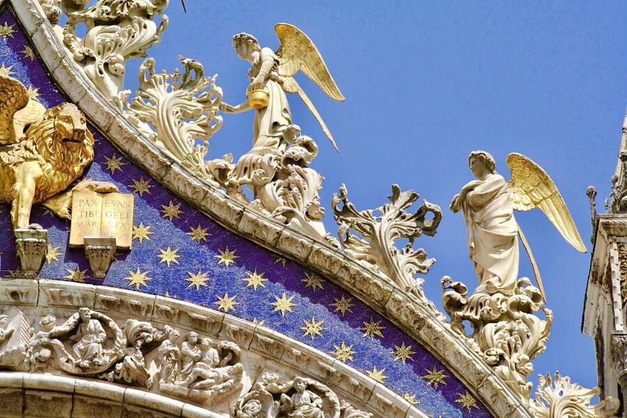 Venice: St. Mark's Basilica and Gondola Morning Tour - Who will get the most from this tour?