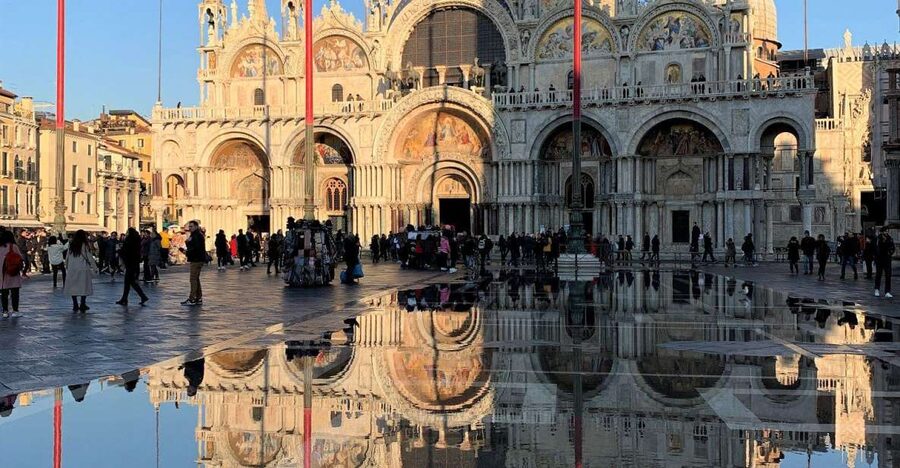 Venice: St. Mark's Basilica Skip-the-Line Entry & Audioguide - Skip the ticket queue, not the check-in