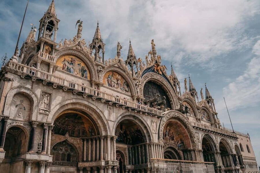 Venice: St Mark's Basilica Small-Group Tour with Terrace - What a one-hour tour can cover