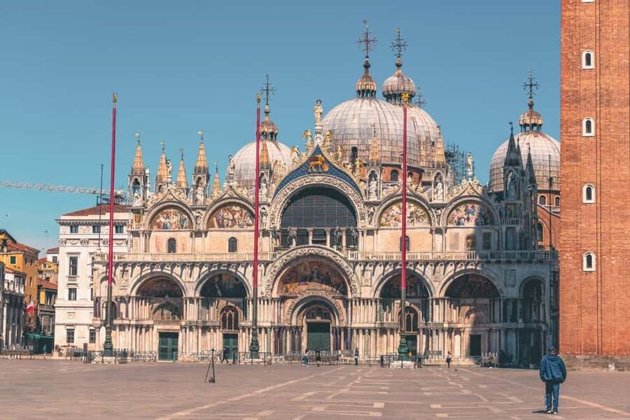 Venice: St. Mark's, Doges Palace, Rialto, and Gondola Tour - St. Mark’s Square sets the scene