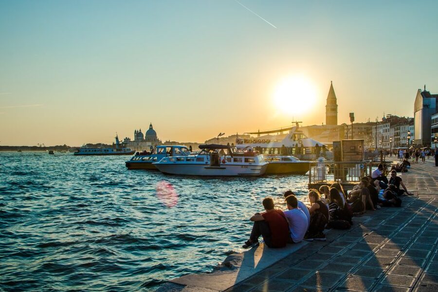 Venice: Sunset Cruise by Typical Venetian Boat - Prosecco between Giudecca and San Giorgio Maggiore
