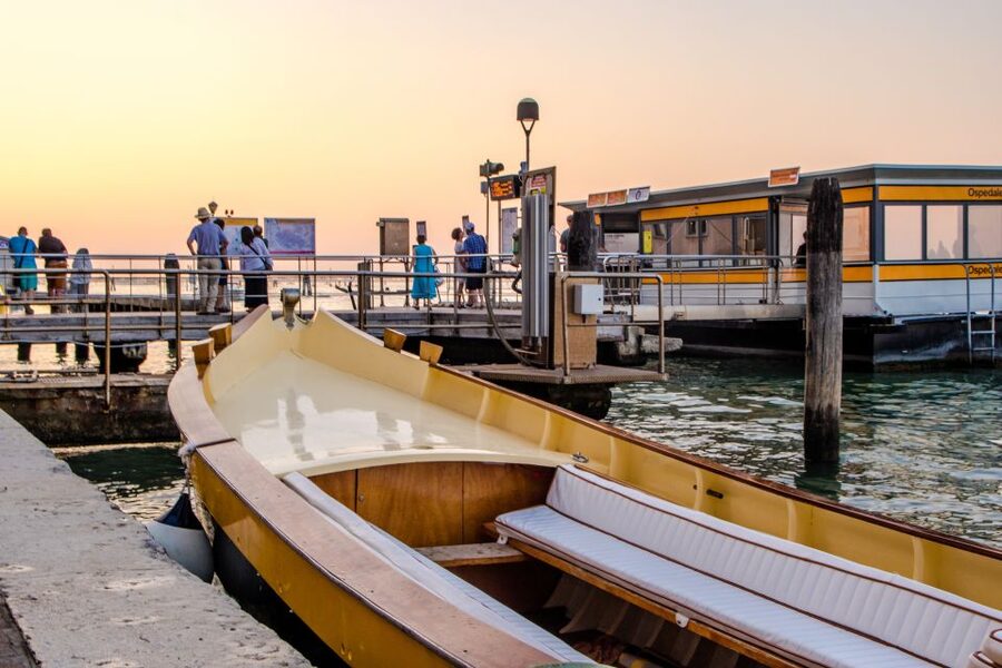 Venice: Sunset Cruise by Typical Venetian Boat - What to bring and who will enjoy it