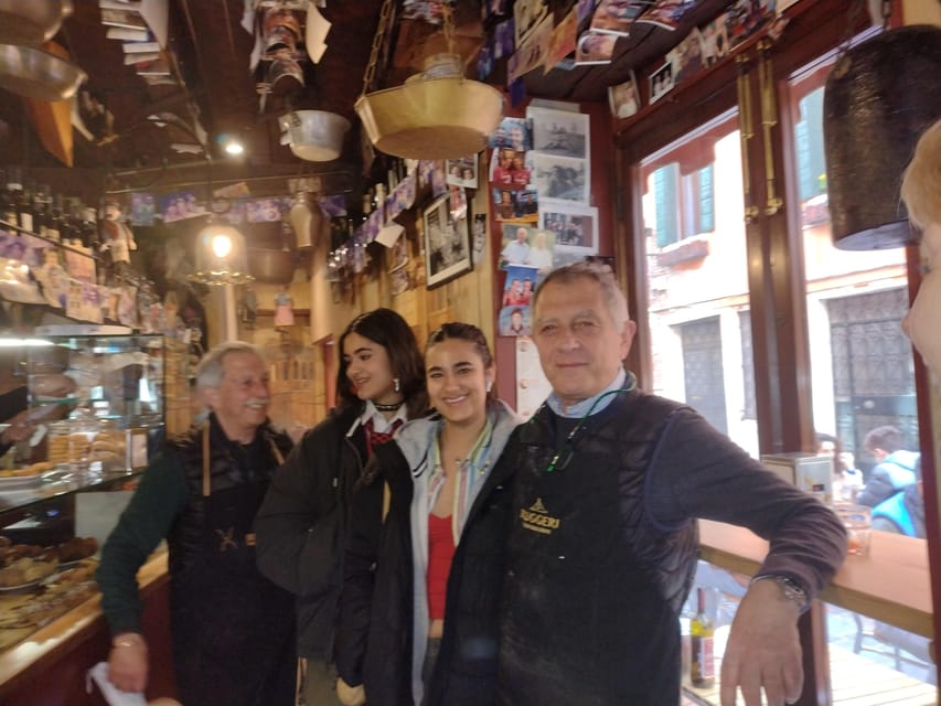 Venice: Sunset Walking Tour with Food and Wine Tastings - Follow the Rialto Route Into Venetian History