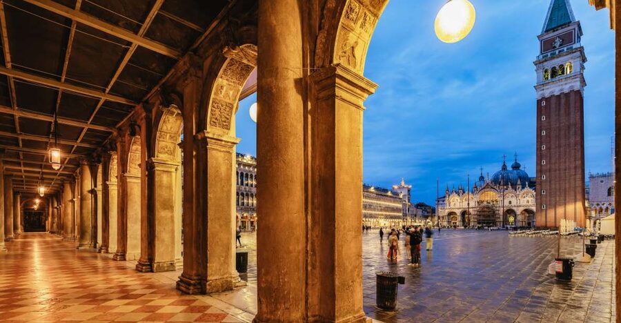 Venice: The Ghost & Legends Walking Tour - What makes this walk worth your evening