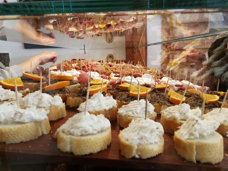 Venice: The Ultimate Food Tour with Wine & Spritz - Your guide shapes the evening