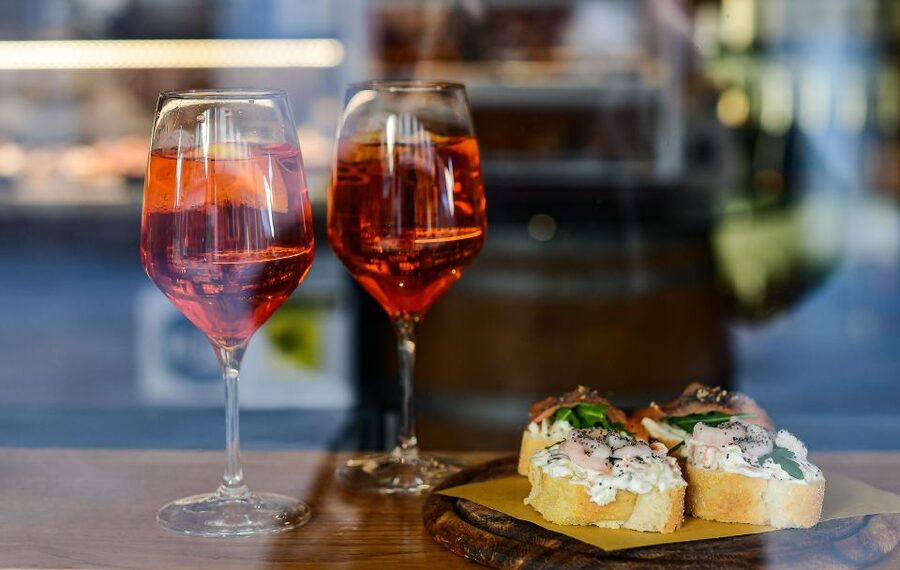 Venice: The Ultimate Food Tour with Wine & Spritz - Who should book this tour?