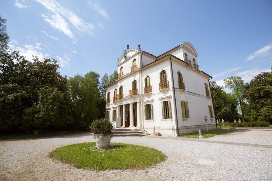 Venice to Padua Full-Day Brenta Riviera Boat Cruise - Lunch at Il Burchiello in Oriago