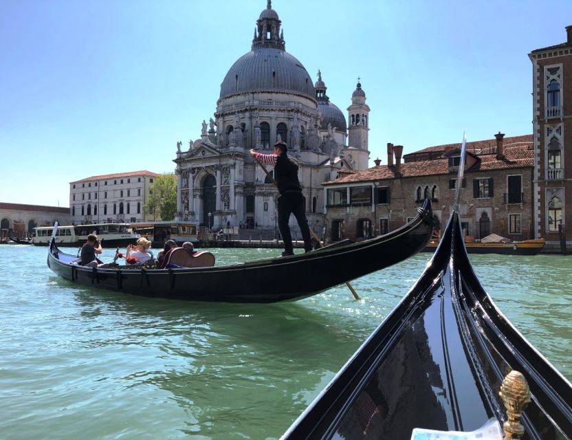 Venice Walking Tour and Gondola Ride Combo - The Mercerie and the route to Rialto