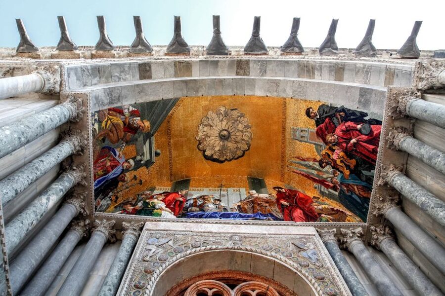 Venice: Walking tour, Doge Palace, & St. Mark's Basilica - The walking route trades famous façades for local corners