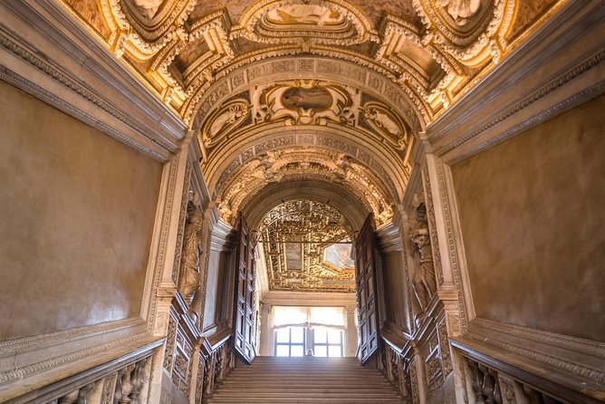 Venice: Winter Pass Top Attractions & City Walking Tour - The VR galleries and the phone-app question