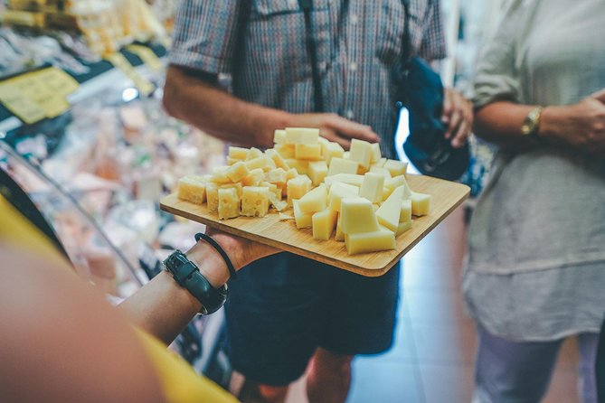 Verona All in one: Food Walking Tour, Lunch & Wine - Finish by Ponte Pietra with artisanal gelato