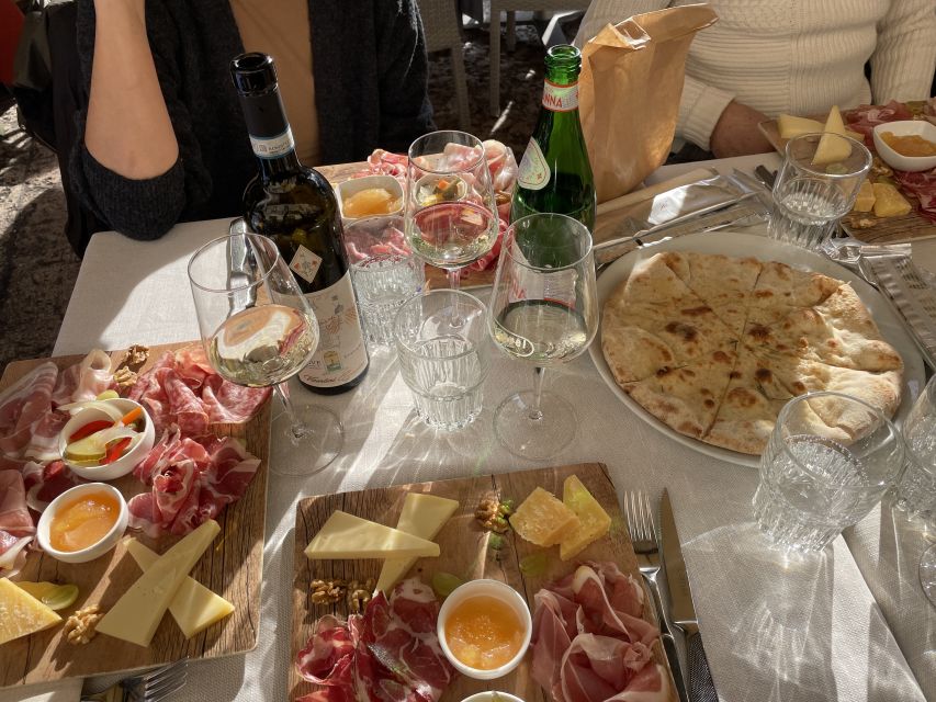Verona: City Walking Tour with Cable Car & Wine Aperitif - Roman gates, lanes, and the Adige