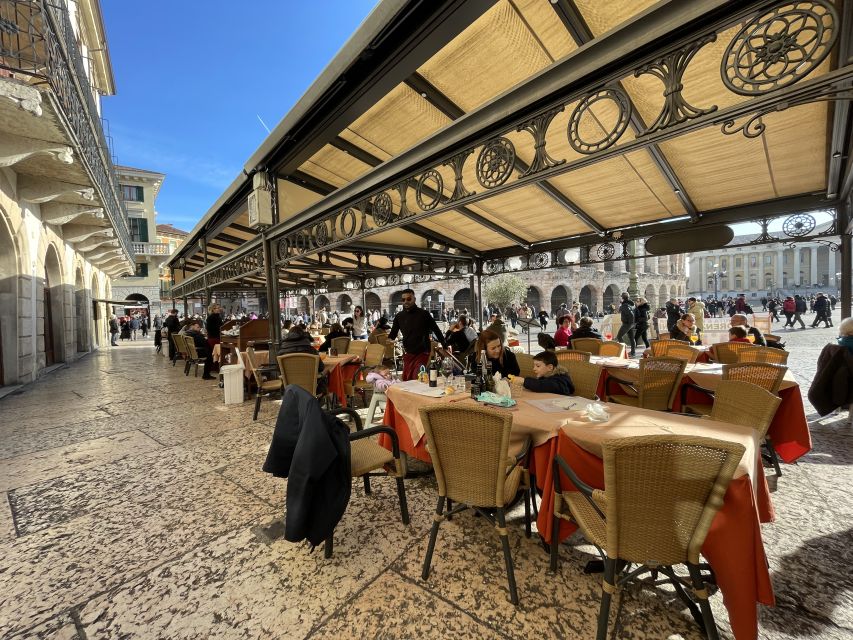 Verona: City Walking Tour with Cable Car & Wine Aperitif - What the guides add to the walk