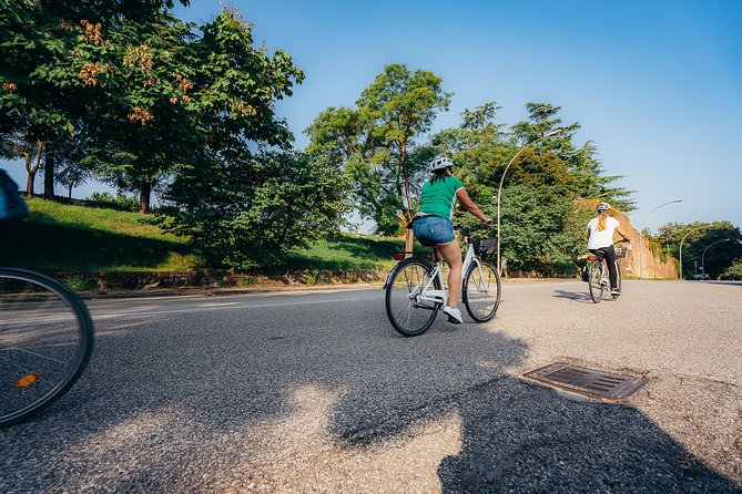 Verona e-bike tour: city center and panoramic views - What the pace and price mean for you