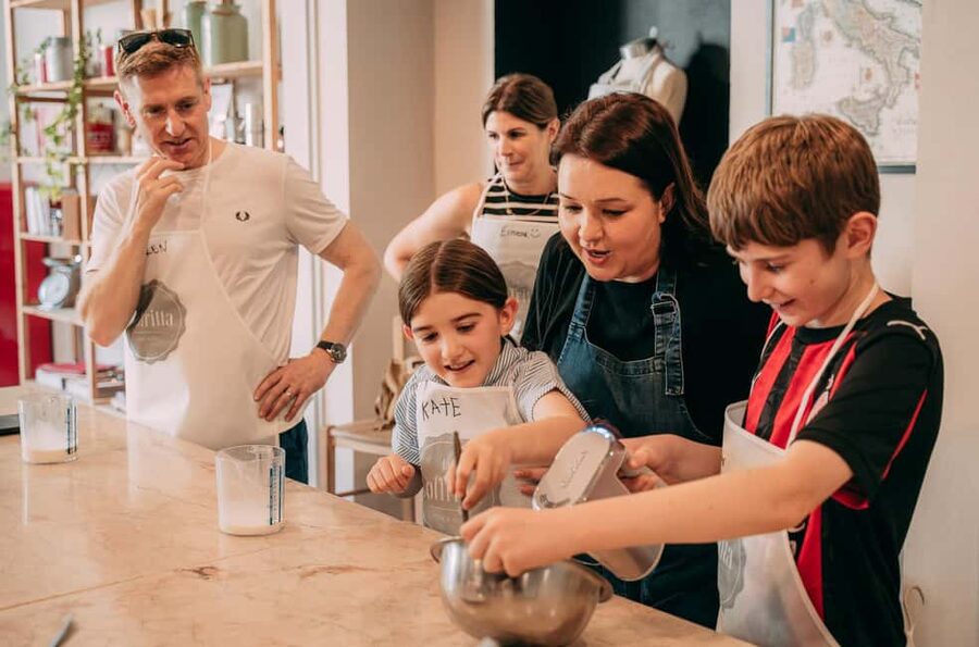 Verona: Gelato Making Class - A good fit for children and solo visitors